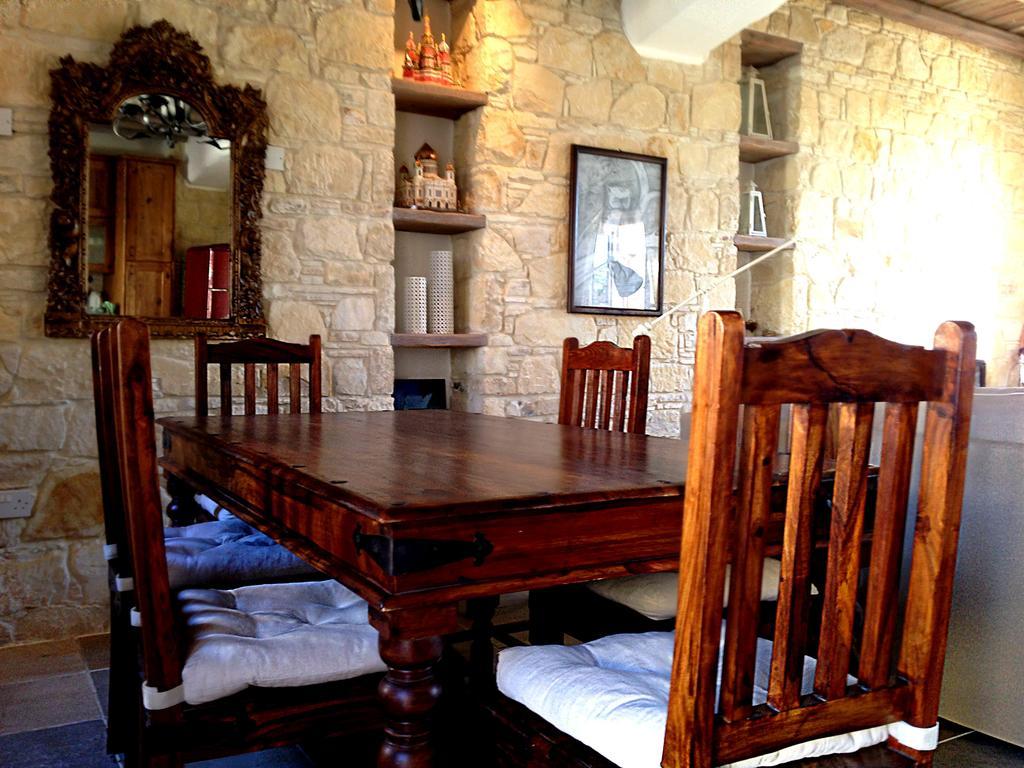 Lofou Traditional Stone House Habitación foto